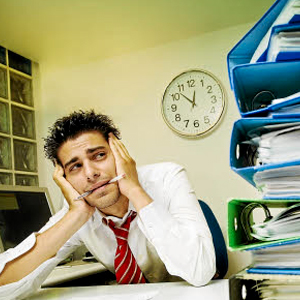 Débordé au travail : clarifier les priorités et demander un arbitrage