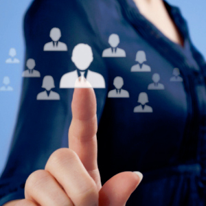 Recruter un commercial : évaluer les compétences liées au poste